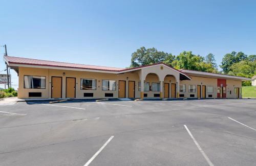 Fort Oglethorpe Hotel | Econo Lodge Inn & Suites