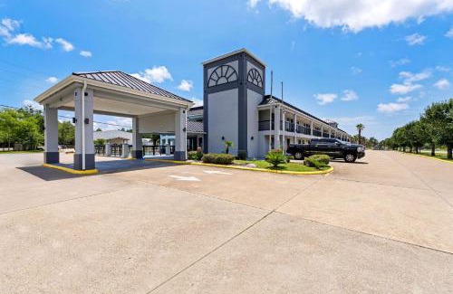 St. Martin Hotel | Econo Lodge Inn & Suites Ocean Springs - Biloxi
