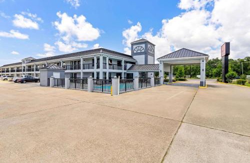 St. Martin Hotel | Econo Lodge Inn & Suites Ocean Springs - Biloxi