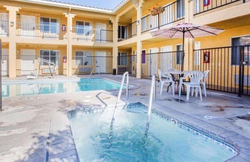 Lodi Hotel | Econo Lodge Inn & Suites Lodi - Wine Country Area