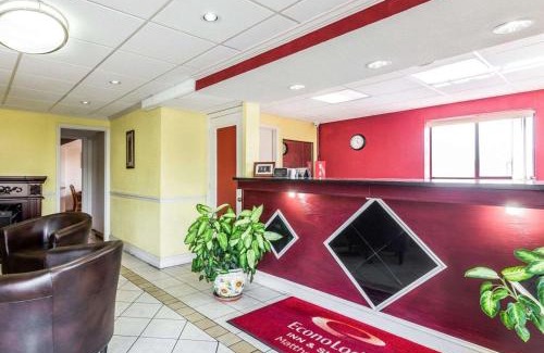 Matthews Hotel | Econo Lodge Inn & Suites Matthews - Charlotte