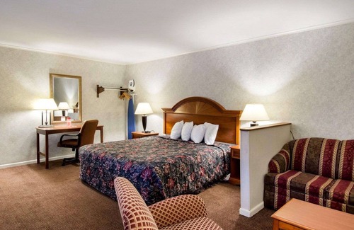Northborough Hotel | Econo Lodge Inn & Suites