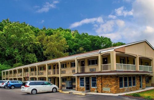 Clairton Hotel | Econo Lodge Jefferson Hills Hwy 51