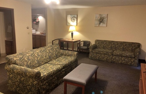 Lake Mills Hotel | Econo Lodge Lake Mills