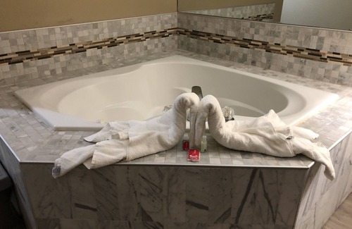 Newport Hotel | Econo Lodge Newport West