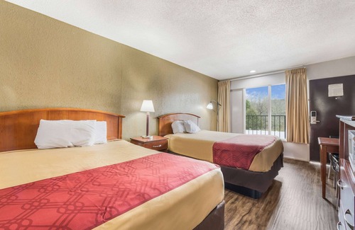 South Salisbury Hotel | Econo Lodge Salisbury