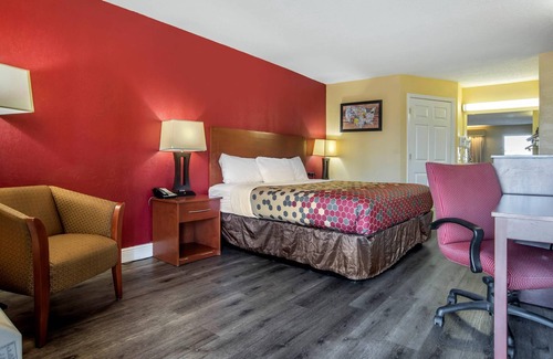 Tupelo Hotel | Econo Lodge Tupelo Barnes Crossing