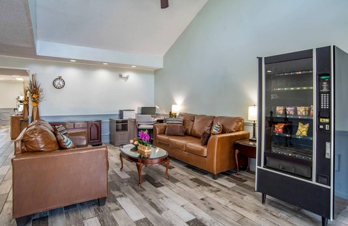 Tupelo Hotel | Econo Lodge Tupelo Barnes Crossing