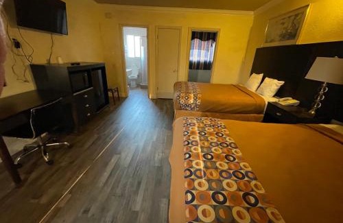 Fairfield Cabin | Econo Lodge