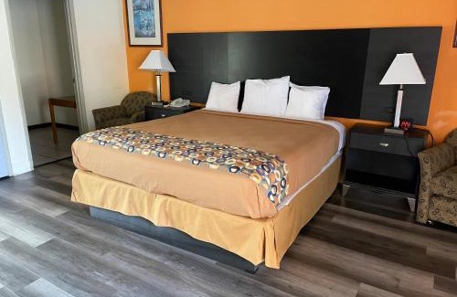 Fairfield Cabin | Econo Lodge