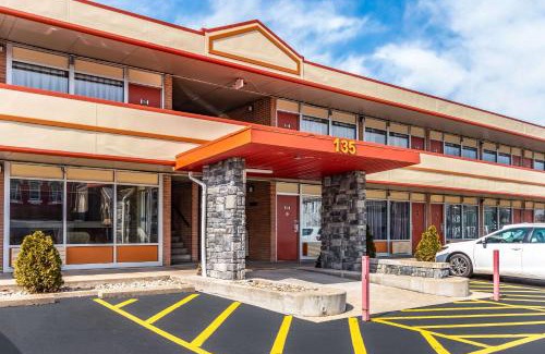 Zanesville Cabin | Econo Lodge Zanesville Downtown