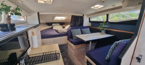 Montalieu-Vercieu Boat Rental | Eden marine