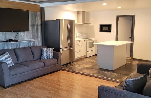 Wisconsin Dells Other | Edge-O-Dells Resort - 21 and Older