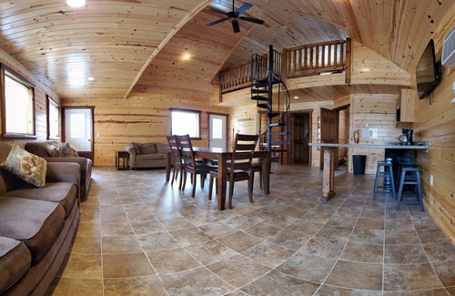 Wisconsin Dells Other | Edge-O-Dells Resort - 21 and Older