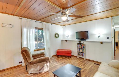 Edgemont House | Edgemont Home with Deck about 9 Mi to Greers Ferry Lake!