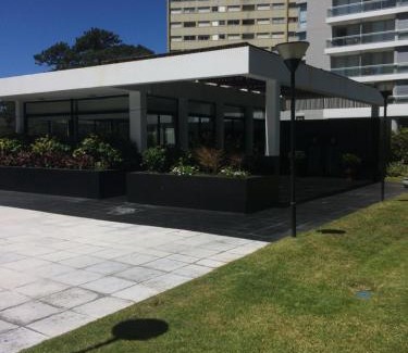 Cantegril Apartment | Edificio Jardines del Country Piso 19