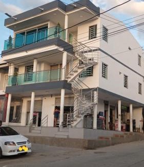 Santa Marta Apartment | EDIFICIO LOS PINOS EN LA URB. LAS ACACIAS