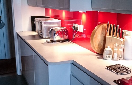 Comely Bank Apartment | Edinburgh Art Deco city centre apartment. Beautifully presented home-from-home