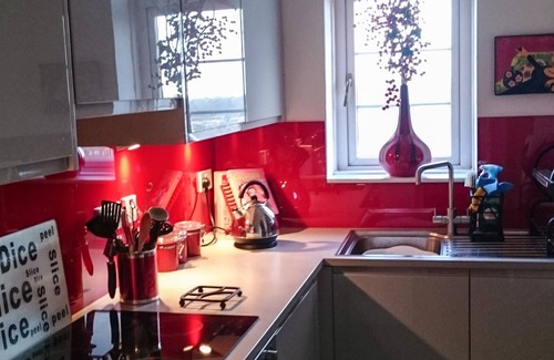 Comely Bank Apartment | Edinburgh Art Deco city centre apartment. Beautifully presented home-from-home