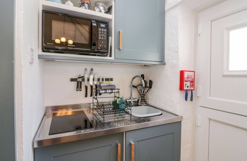 Near Sawrey Cottage | EES WYKE STUDIO, pet friendly, character holiday cottage in Sawrey