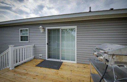 Pimento House | Efficiently Equipped Lewis Home Deck and Gas Grill!