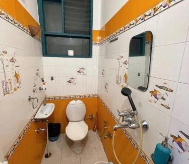 Varanasi Apartment | Egarden Krishna Deluxe Room