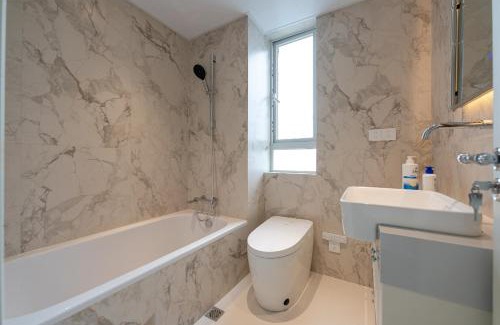Dapuqiao Apartment | EHUB - Wukang Building 3Bedroom Apt in Bustling Commercial area, 10m away from subway