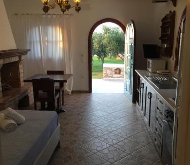 Elafonisos Hotel | Eight Dimensions Capari Suites Elafonisos