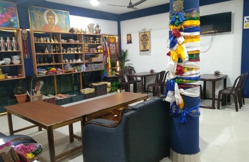 Bomdila Hotel | Eight Lucky Homestay