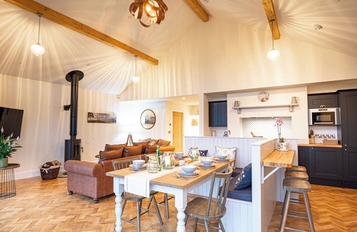 Montgomery House | Eithriadol Maldwyn is a collection of luxury countryside homes with a sauna and hot tubs. Pet friendly with electric car chargers, sleeping 16.