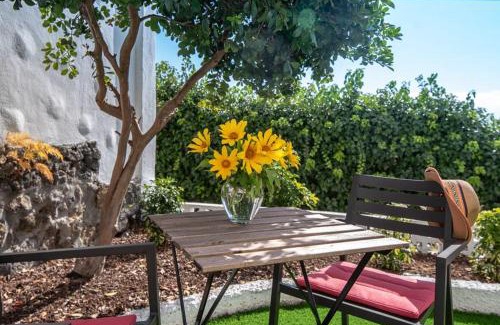 Brena Alta Villa | El Amanecer - villa privada con piscina agua salada, barbacoa y chimenea