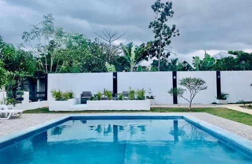 El Limon House | El Limon : Chambre Impeccable, Piscine et Nature à Proximité !