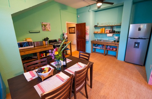 Jonesville Villa | El Palacio Rosa on Blue Lagoon 3Br Beachfront