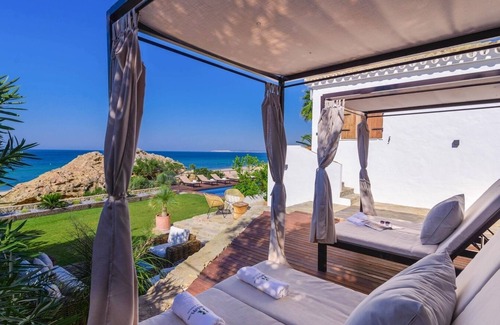 Atlanterra Villa | El Peñón Zahara de los Atunes by Ruralidays