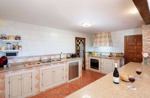 Carataunas Villa | El Sabuco - Four Bedroom Villa, Sleeps 8