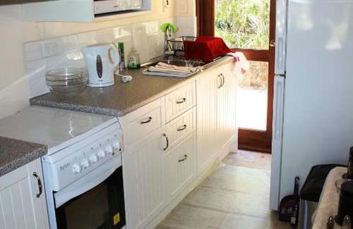 Wungong House | Eleebana Guest House