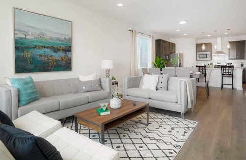 Longmont House | Elegance on High Point Dr