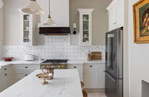 Downtown Charleston House | Elegant 1839 Charleston Retreat with Private Courtyard + Heated Saltwater Pool