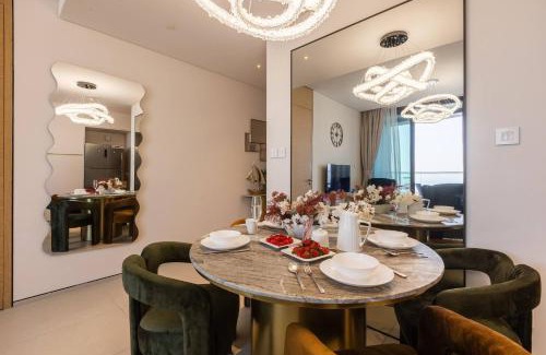 Dubai Marina Apartment | Elegant 2BR Apt Address Beach Resort