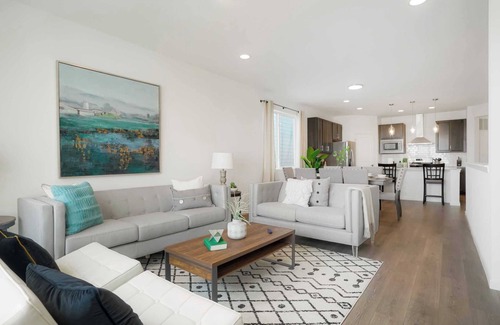 Longmont House | Elegant 3BR Home｜Family-Friendly w/Garage & Flexible Lease Terms #41712