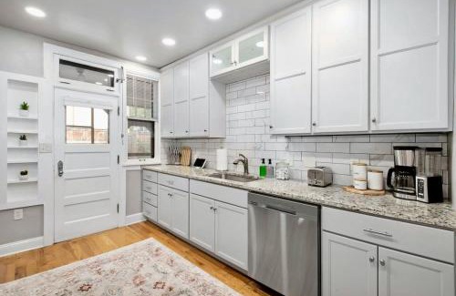 Dundee-Happy Hollow Historic District House | Elegant 3BR Oasis in Dundee Close to Downtown