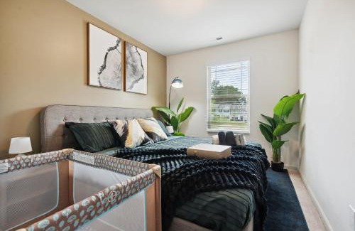 Southwest Raleigh House | Elegant 3BR Retreat King Bed Near Cary & NC State