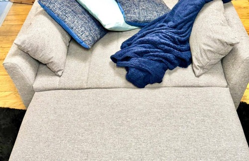 Sittingbourne House | Elegant 3Br w/Free Parking, Garden, Pet Friendly