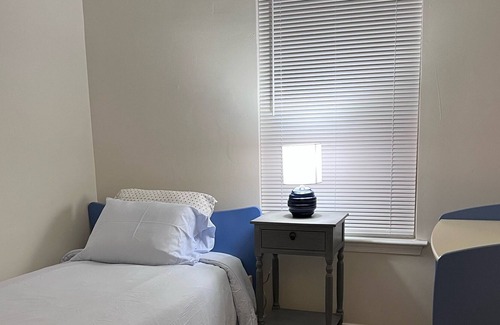 Germantown House | Elegant 4 bedroom family size home about 5 minutes drive from shopping center.