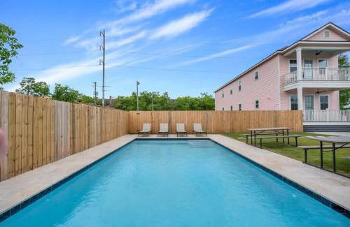 Dillard Apartment | Elegant 4bd with Pool and Off Street Parking
