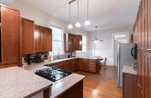 Montgomery House | Elegant 5BR Stay Minutes to Capitol