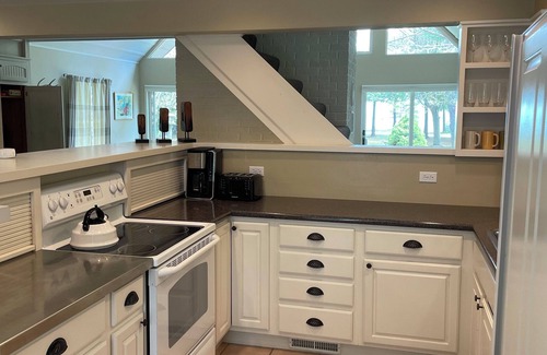 Sturgeon Bay House | Elegant and spacious Sturgeon Bay getaway with tranquil private beach.