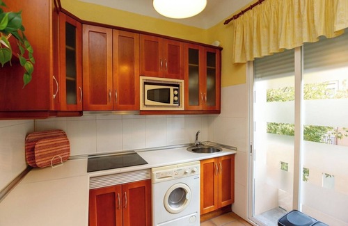 Figares Apartment | Elegant apartment in Granada by beBalmy