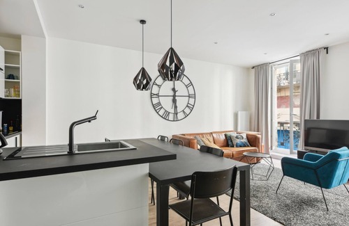 Quartier de la Place-Vendome Apartment | Elegant apt in Concorde district of Paris