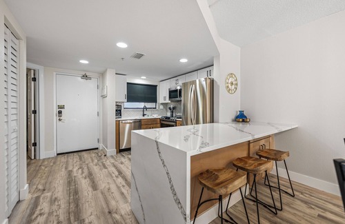 Belle Vista Condo | Elegant Escape | St. Pete Beachfront Gem